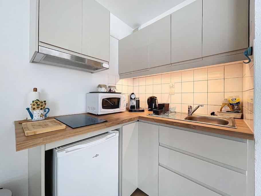 3348 - A 200m De La Apartment